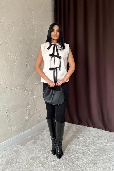 Ekru Fiyonklu Peluş Yelek resmi